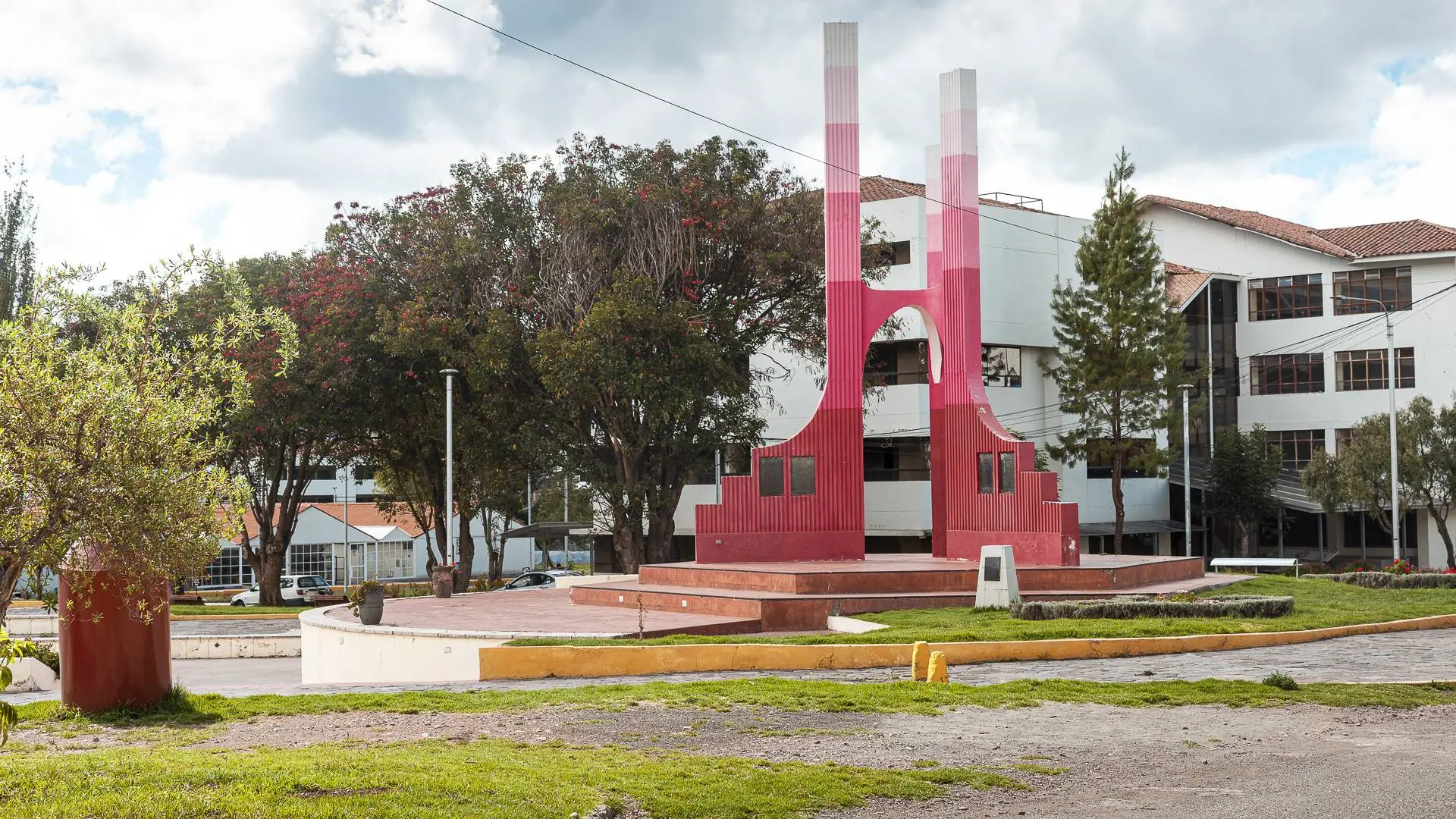 plaza-tricentenario